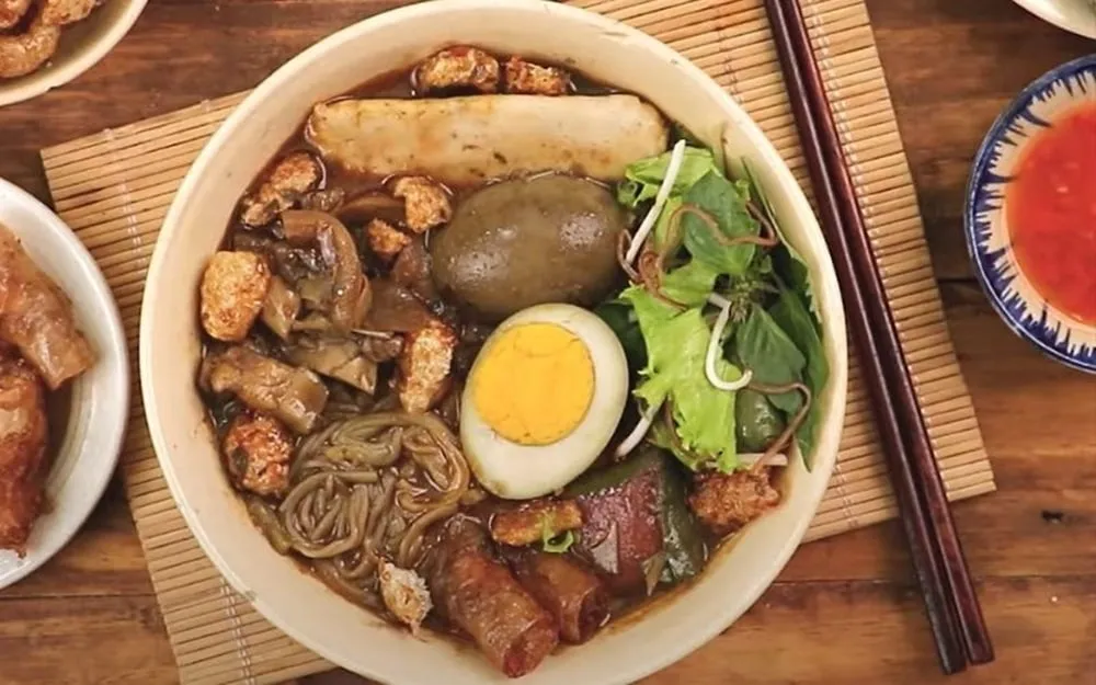 Tô bún mắm cua Pleiku đậm đà hương vị mắm cua lên men tự nhiên