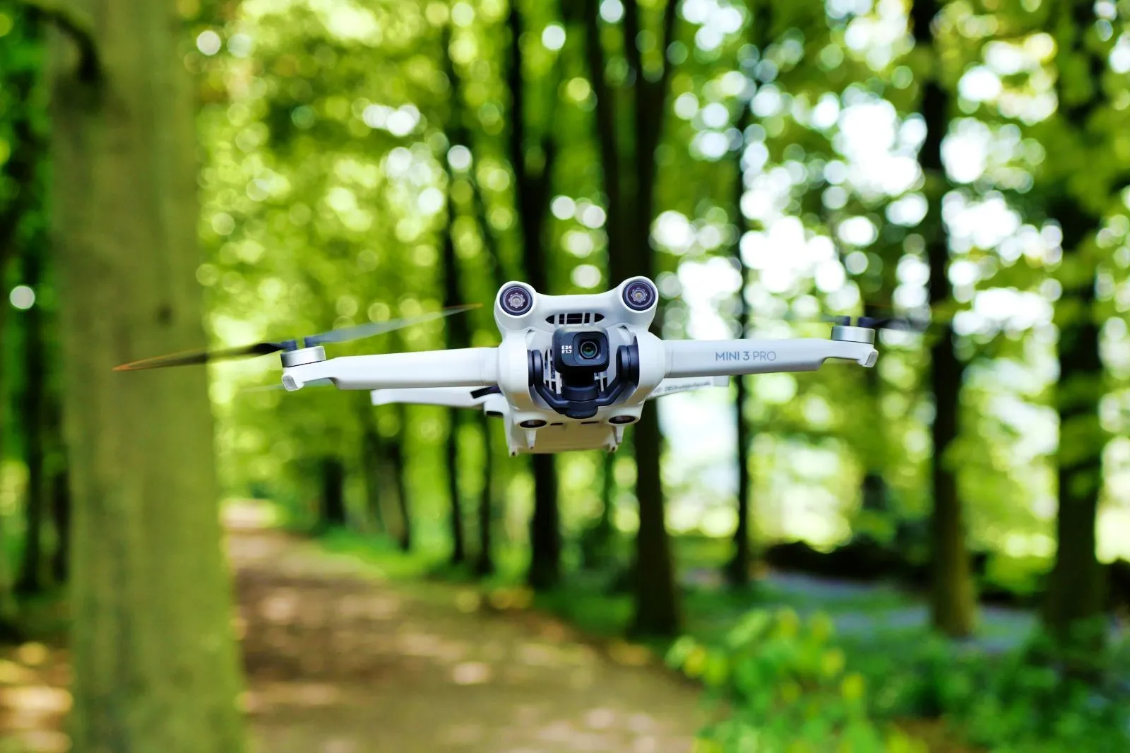 Phi công điều khiển flycam chuyên nghiệp cho dịch vụ tại Gia Lai