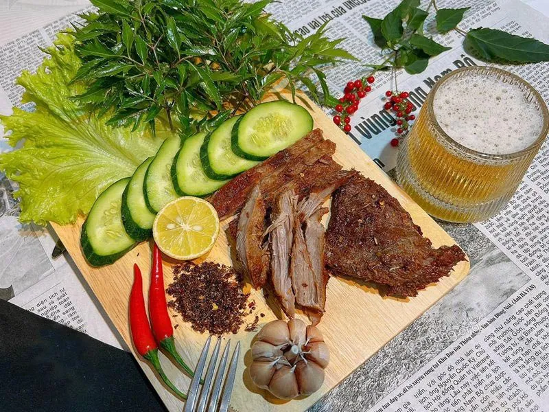 Đĩa bò một nắng Gia Lai nướng thơm lừng đặc sản làm quà