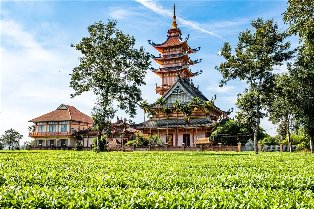 Một góc Chùa Bửu Minh thể hiện sự trang nghiêm và thanh tịnh