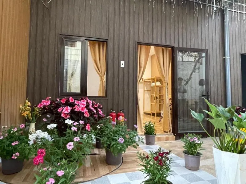 Nội thất bài trí thơ mộng, tạo không gian thư giãn tại Pleiku Homestay.