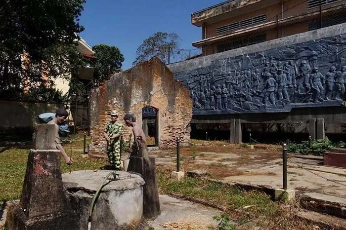 Dãy nhà giam cũ kỹ tại khu di tích lịch sử Nhà tù Pleiku, Gia Lai