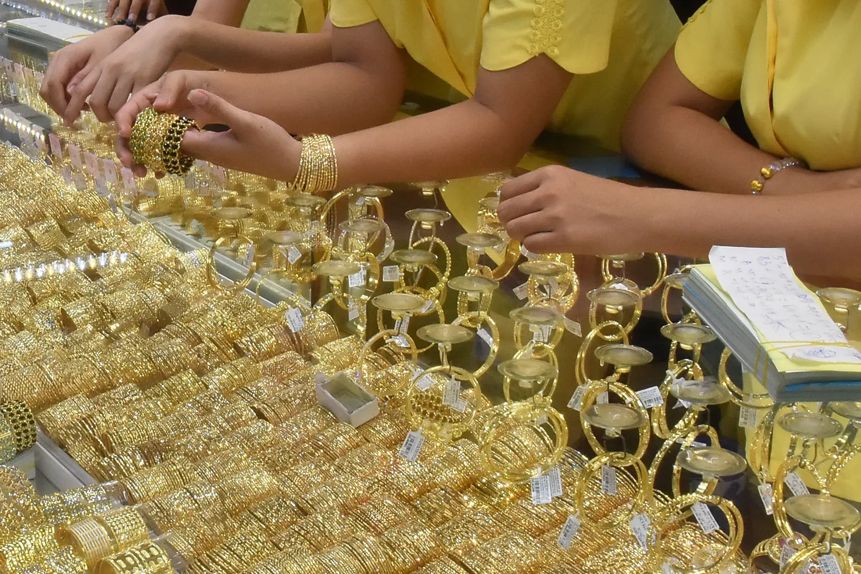 Biểu đồ thể hiện giá vàng trong nước ngày 10/5/2025 tăng mạnh tại các thương hiệu lớn